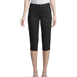 EUC St. John's Bay Black Capri Pants